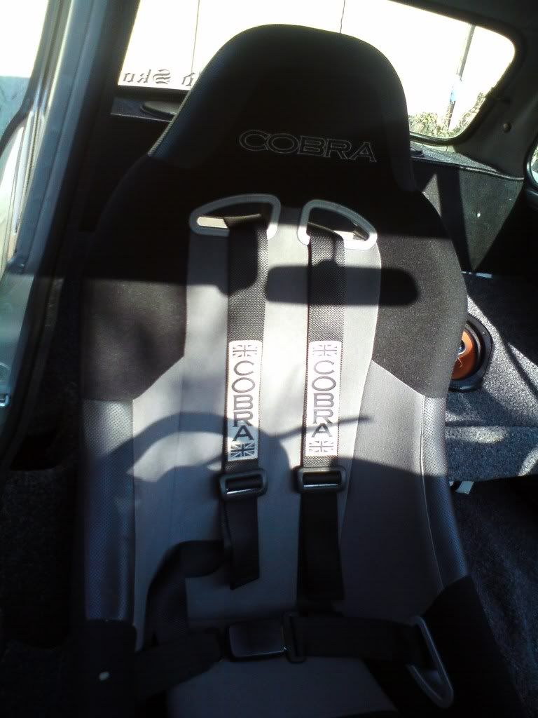 Cobra Bucket Seats + Harnesses Retro Rides