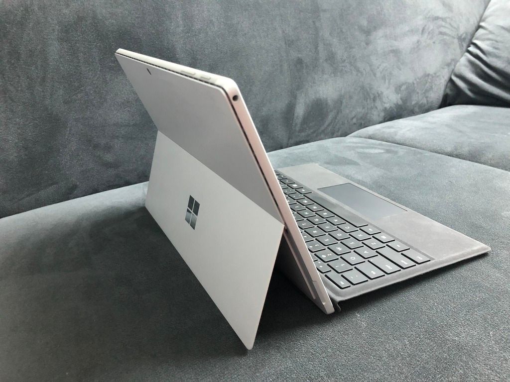 Suface Pro 2017 i5/8/256 giá tốt - 2
