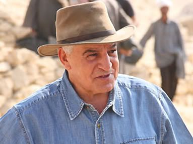 zahi hawass