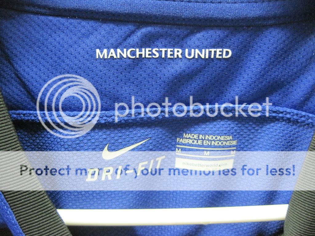 This is the jersey that the English Premier soccer team Manchester 