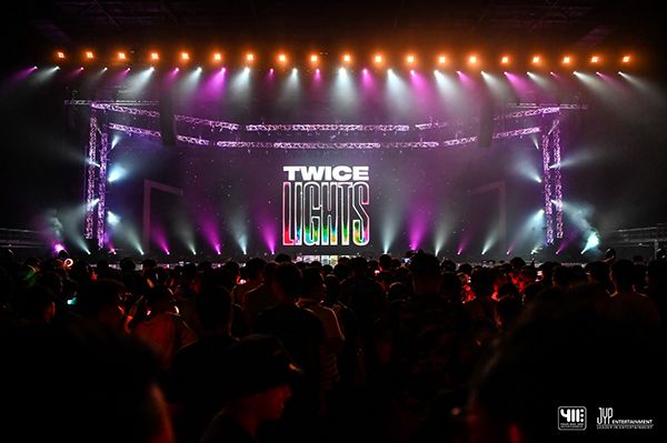 TWICE WORLD TOUR 2019 ‘TWICELIGHTS’ IN BANGKOK